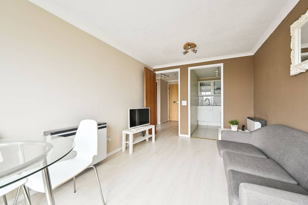 Property photo 3 of 9