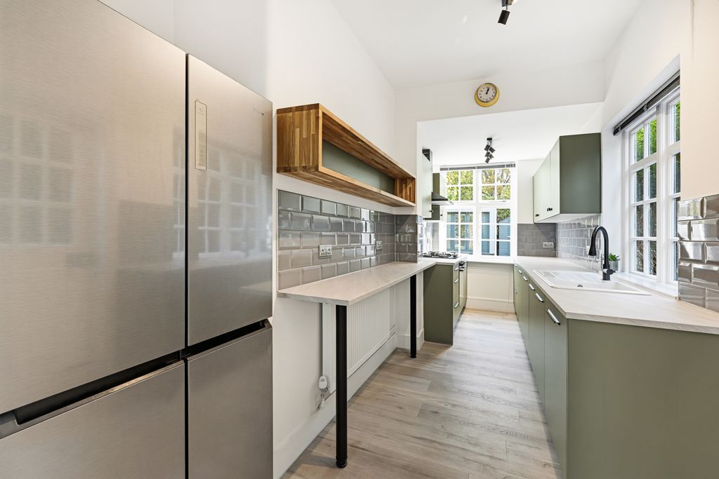 Property photo 3 of 20 Kitchen