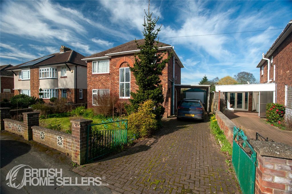 Property photo 2 of 29 Picture No. 12