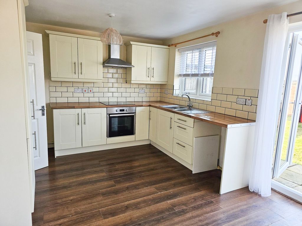 Property photo 2 of 12 1000042197