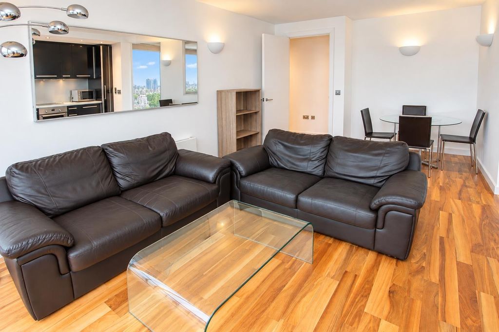 Property photo 2 of 10 Spacious Living Area With Modern Leather Sofas...