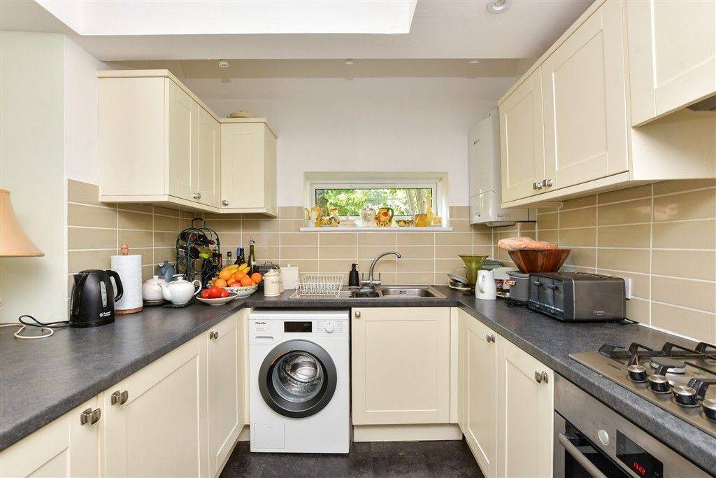 Property photo 3 of 20 Kitchen