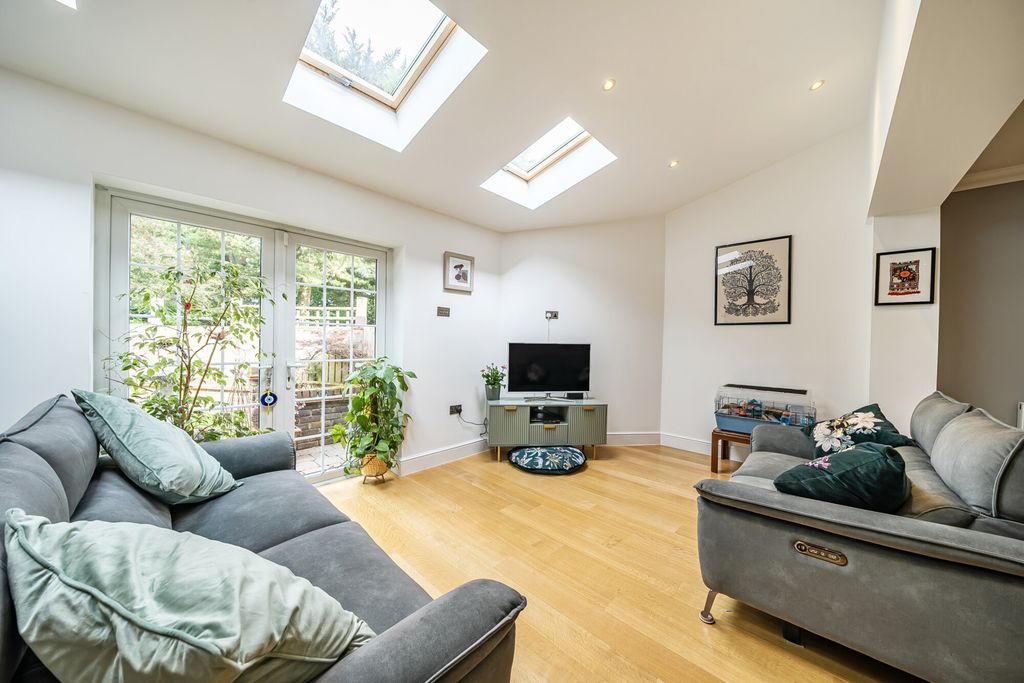 Property photo 3 of 25 1305787-14-68471c...