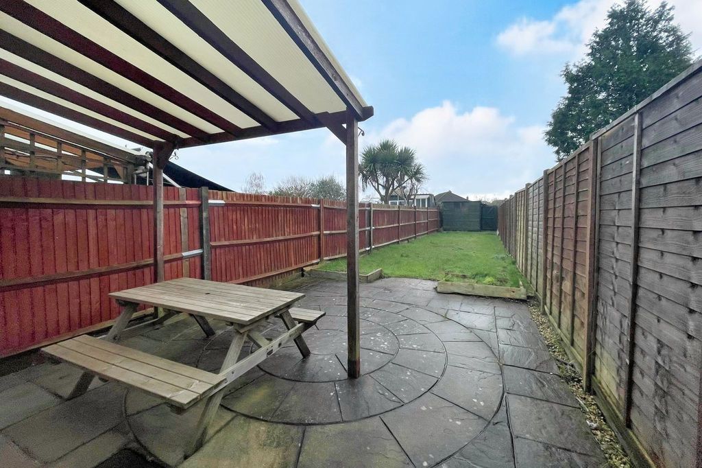 Property photo 2 of 15 Garden