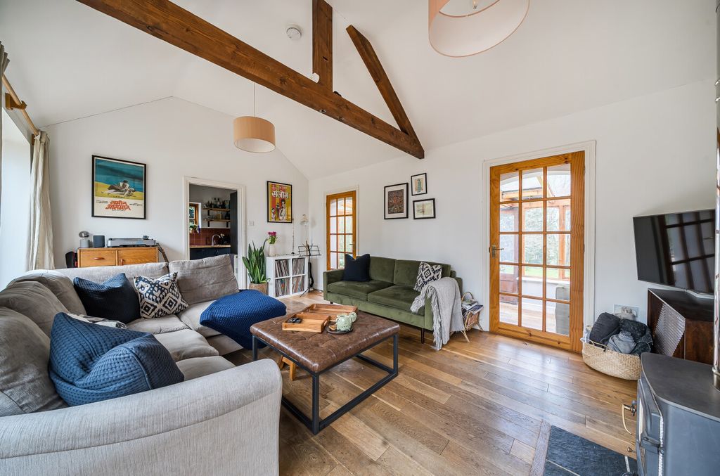 Property photo 3 of 32 Living Room