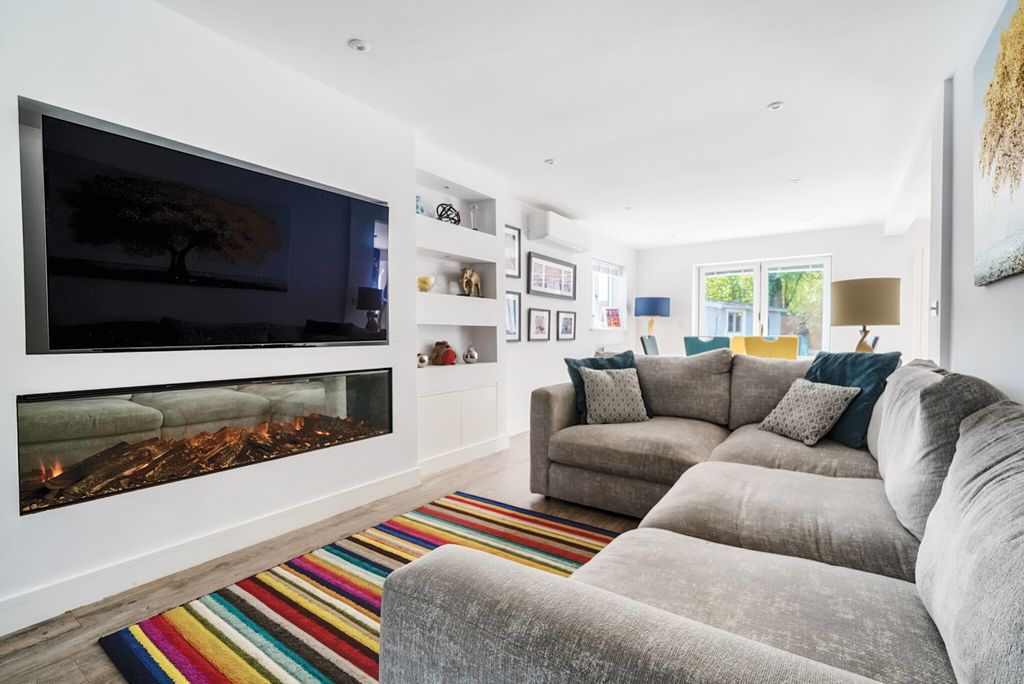 Property photo 2 of 26 1336098-18-689B47...