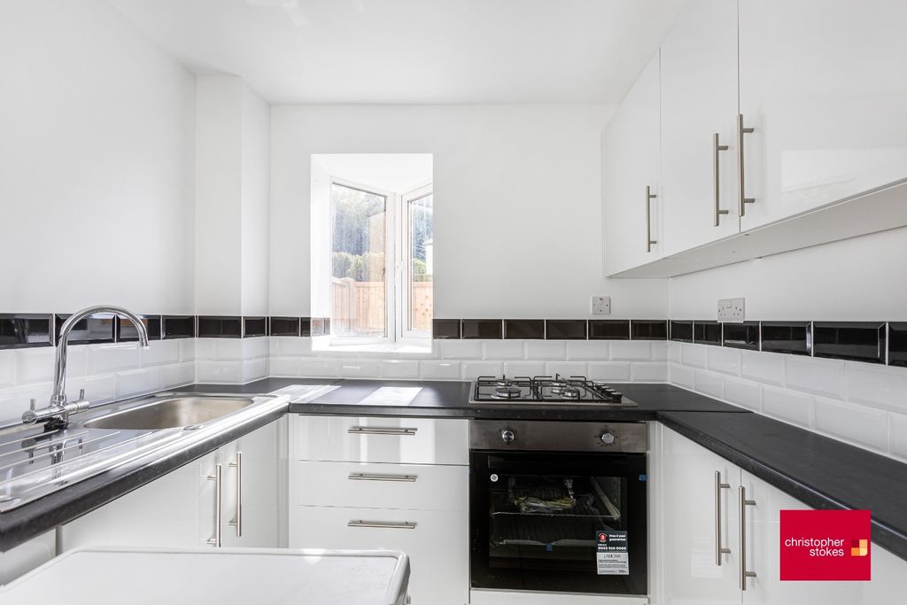 Property photo 2 of 8 5002391