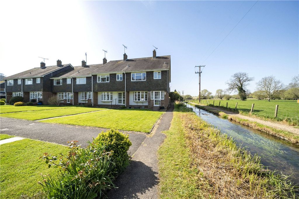 Property photo 1 of 10 Front