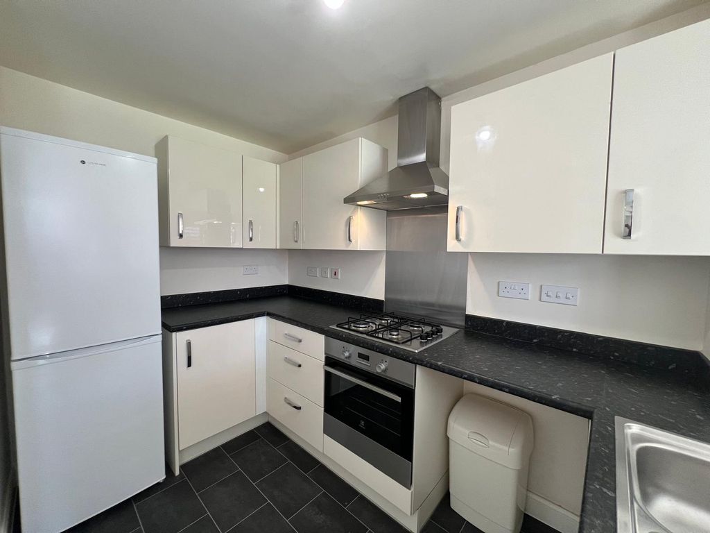 Property photo 2 of 37