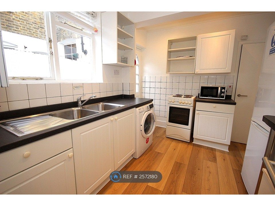 Property photo 3 of 5 Kitchen