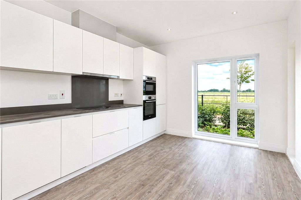 Property photo 2 of 17 Picture No. 03