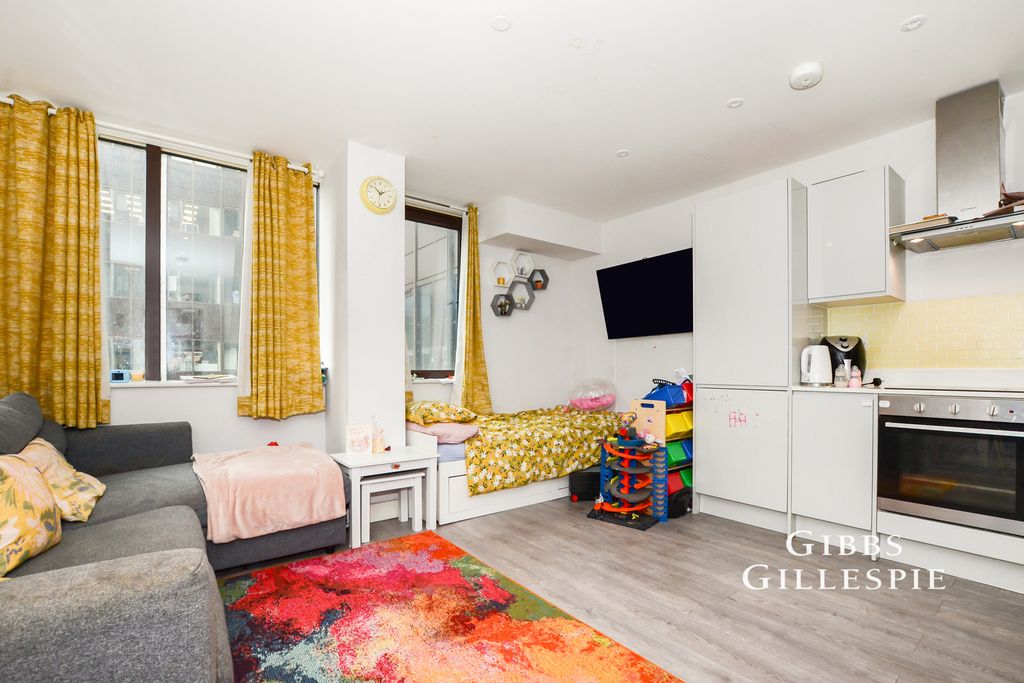 Property photo 1 of 9 Photo