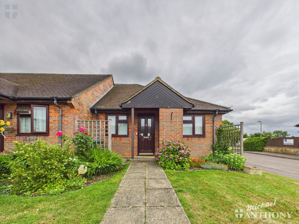 Property photo 1 of 9 Cam03852G0-Pr0365-Still017
