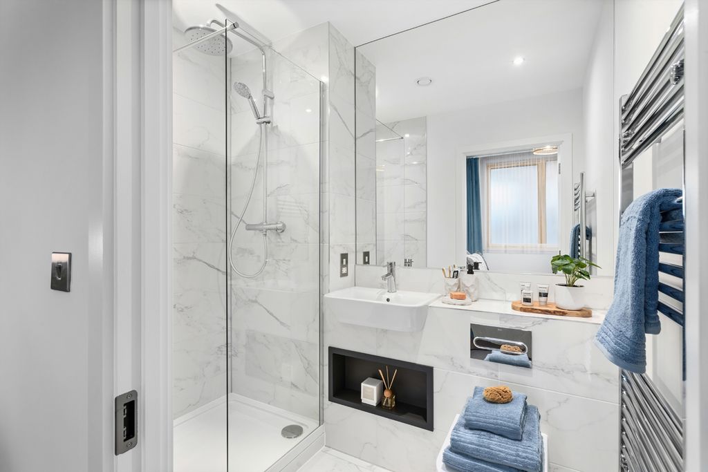 Property photo 2 of 15 Example En-Suite