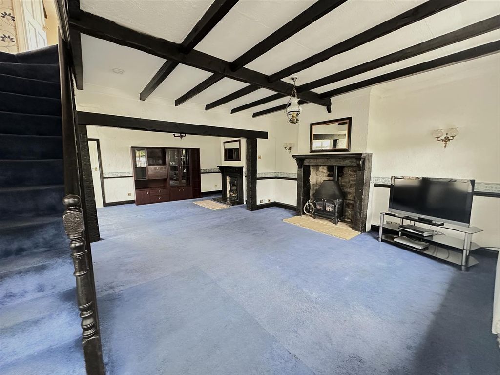 Property photo 3 of 25 Lounge