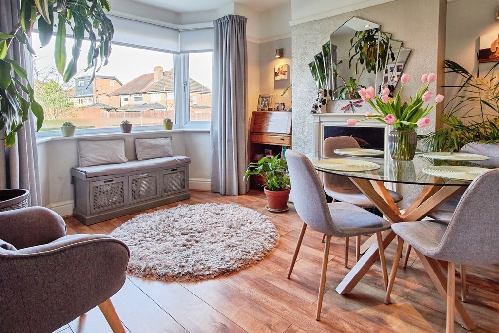 Property photo 3 of 20 Dining Room