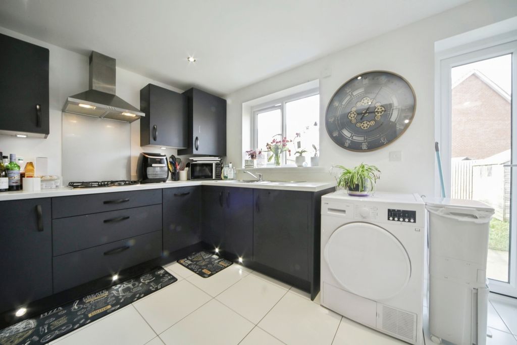Property photo 3 of 16 Pbox-Img.Jpg