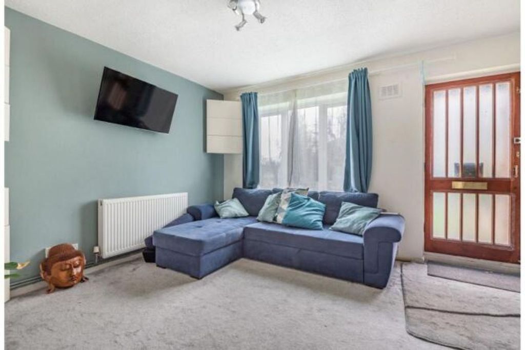 Property photo 2 of 7