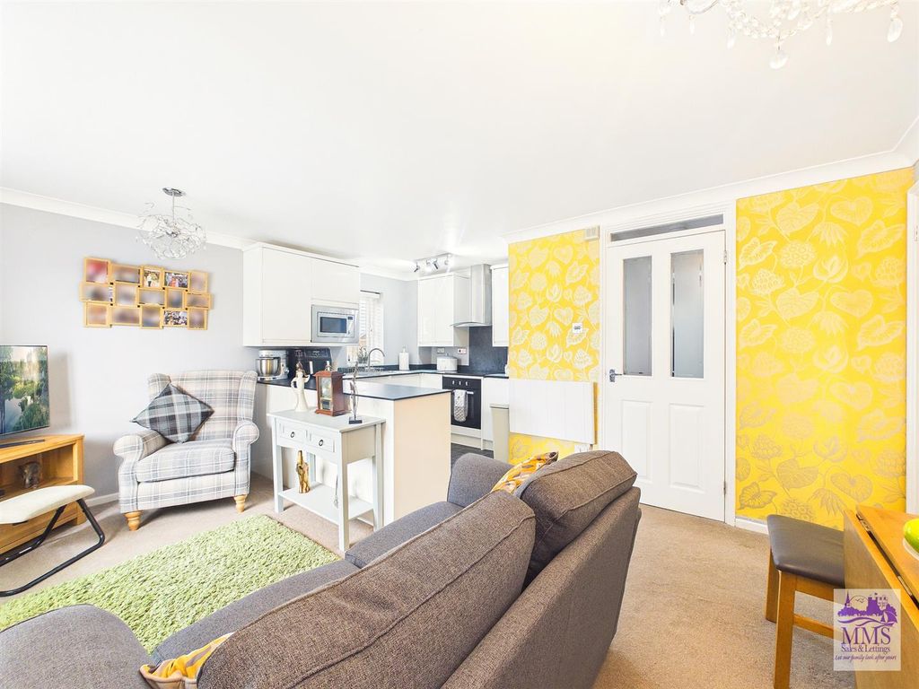 Property photo 2 of 12 Cam04098G0-Pr0184-Still014.Jpg