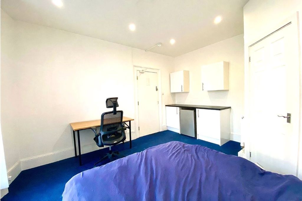 Property photo 3 of 4 Picture No. 10