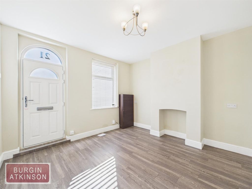 Property photo 3 of 21 Cam01619G0-Pr0165-Still004.Jpg