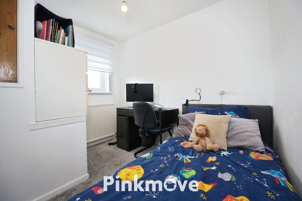 Property photo 2 of 21