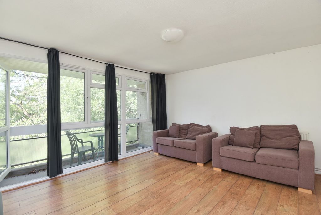 Property photo 2 of 15 5041414