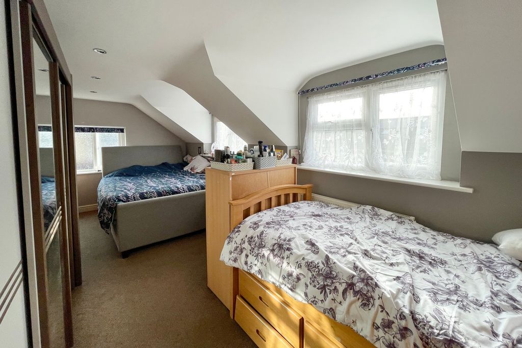 Additional image 20 of 5 bed detached house for saleWoodcot Gardens, Farnborough GU14