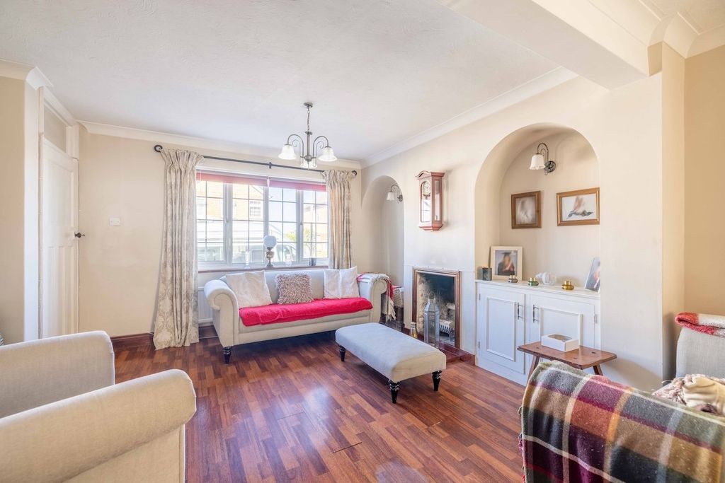 Property photo 2 of 18