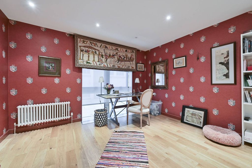 Property photo 3 of 22
