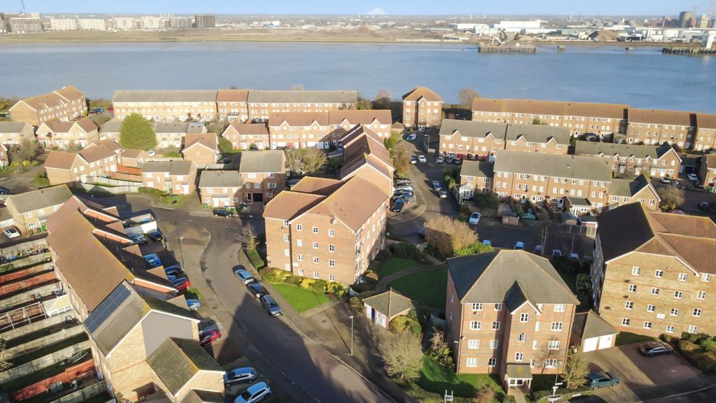 Property photo 3 of 17 4744312