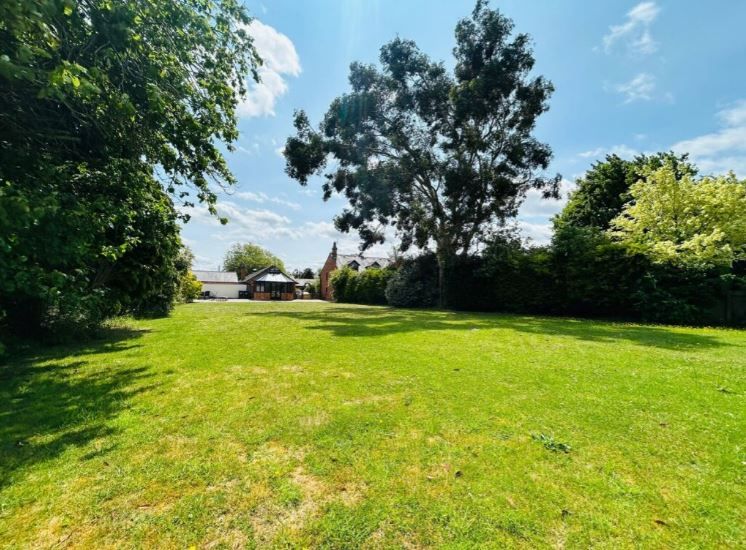 Property photo 3 of 21