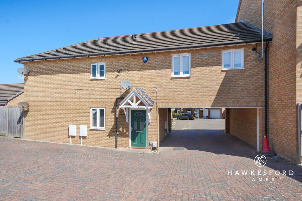 Property photo 1 of 10 Monarch Drive, Sittingbourne - Front