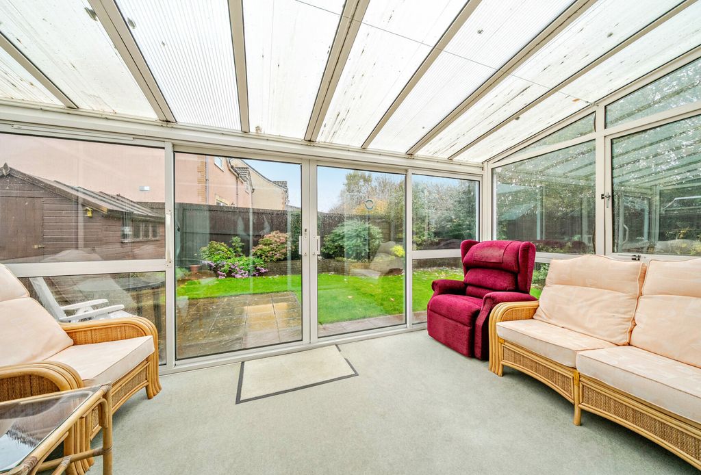 Property photo 3 of 16 1377070-10-6911De...