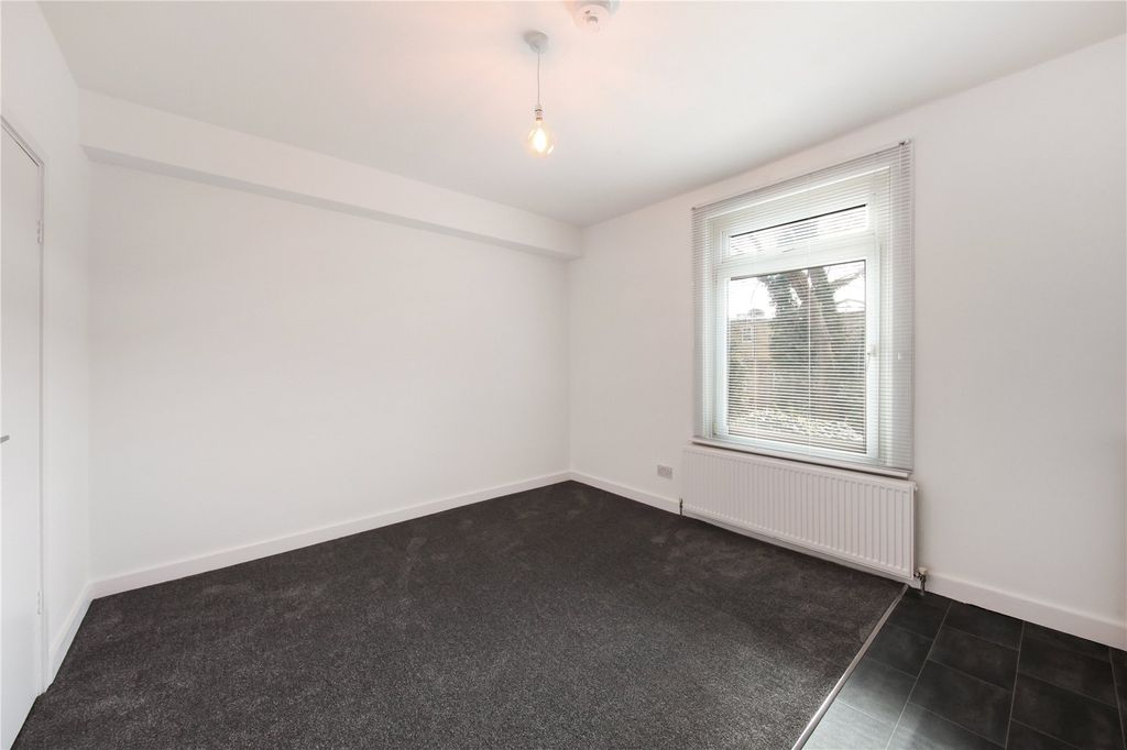 Property photo 2 of 13 Picture No. 15