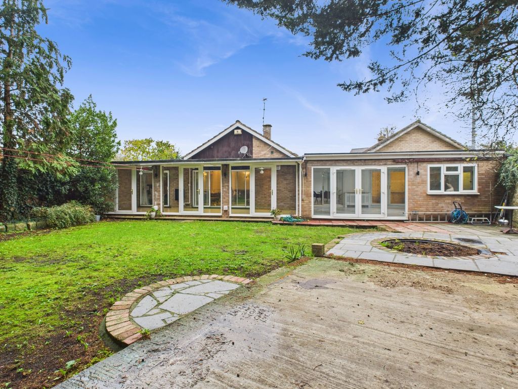 Property photo 2 of 14 Garden