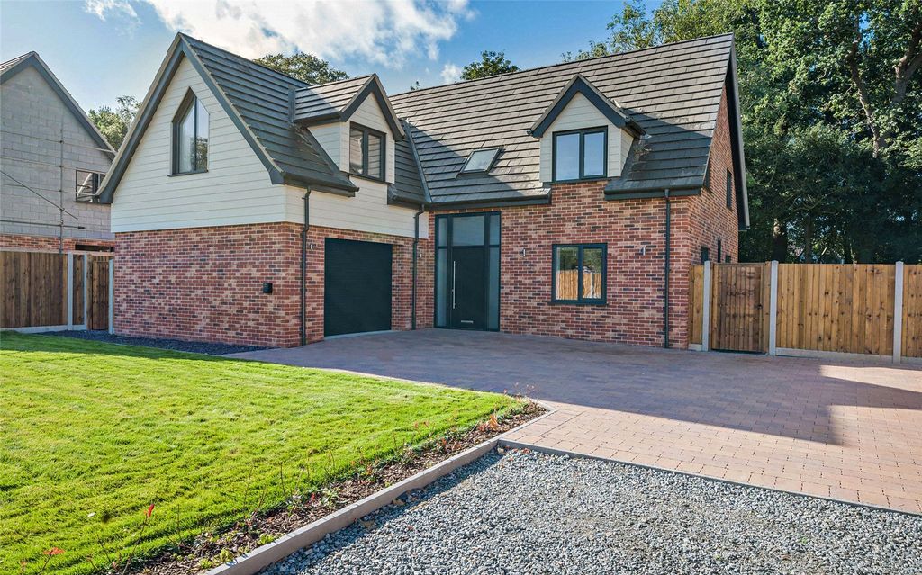 Property photo 1 of 23 Picture No. 05