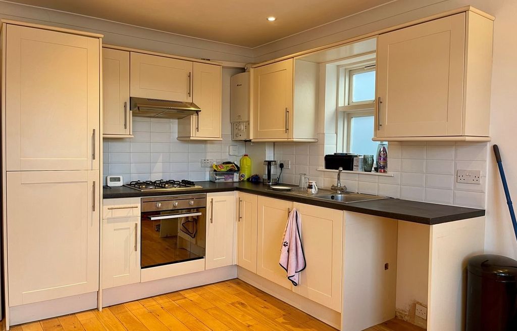 Property photo 3 of 6 Picture 3