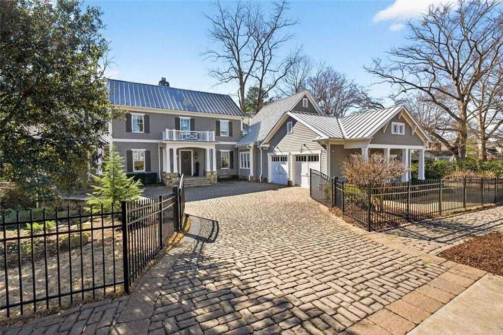 Property photo 1 of 31