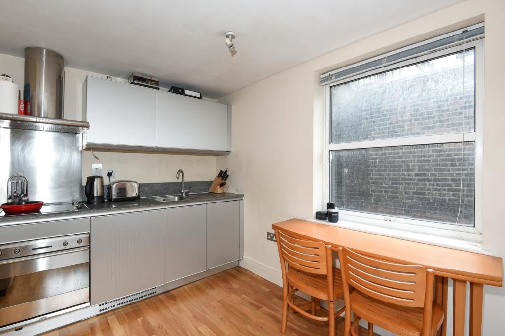 Property photo 2 of 7 Kitchen