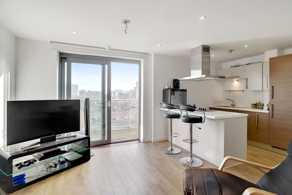 Property photo 1 of 12 Reception/Kitchen