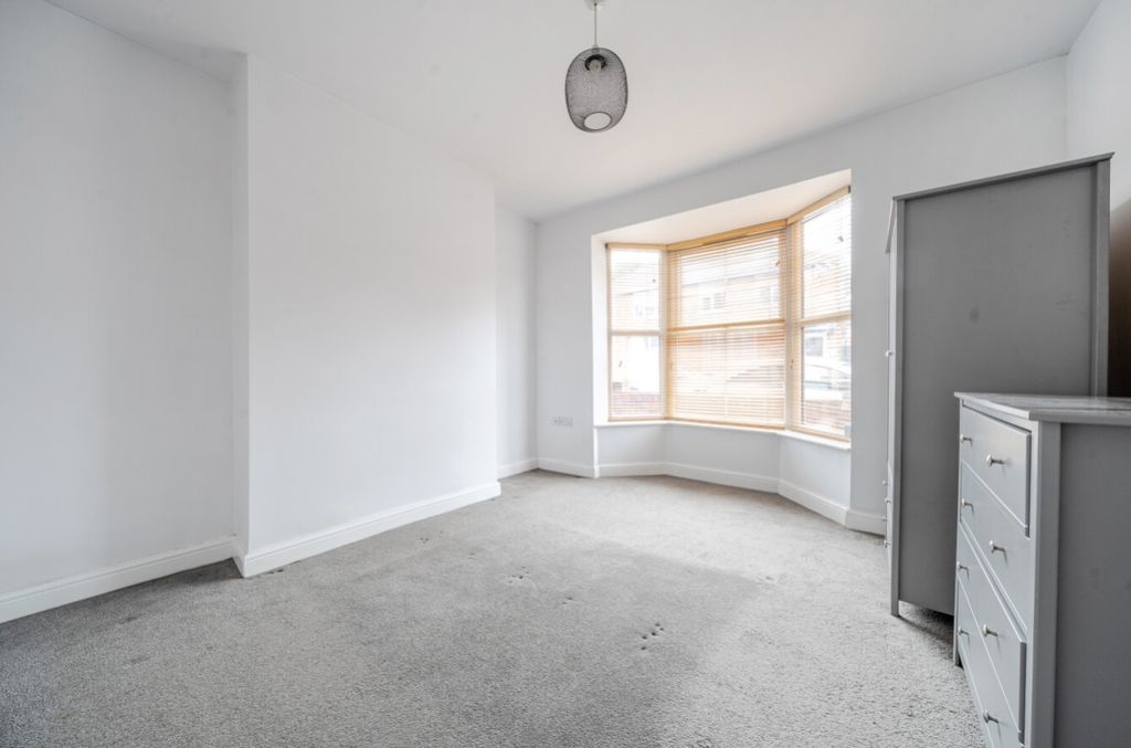 Property photo 2 of 13 Lounge