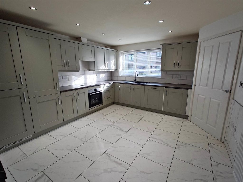 Property photo 3 of 28 Open Plan Dining Kitchen