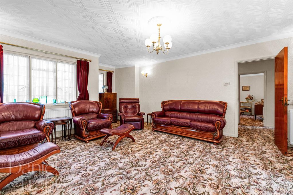 Property photo 3 of 25