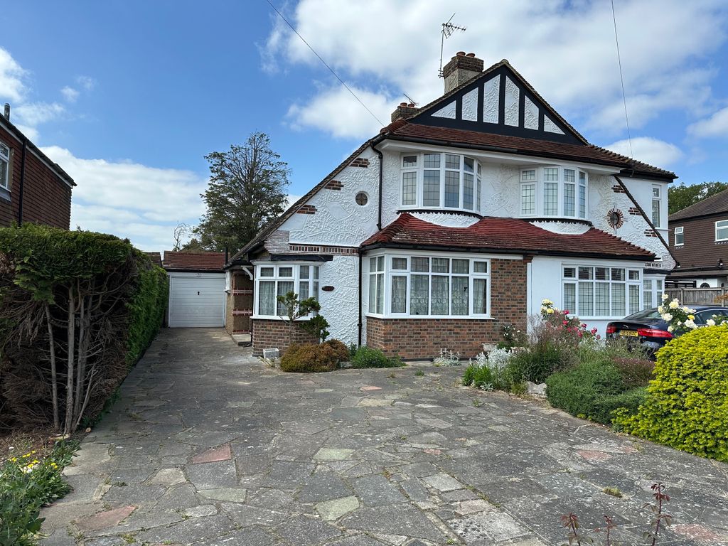 Property photo 1 of 18 Front