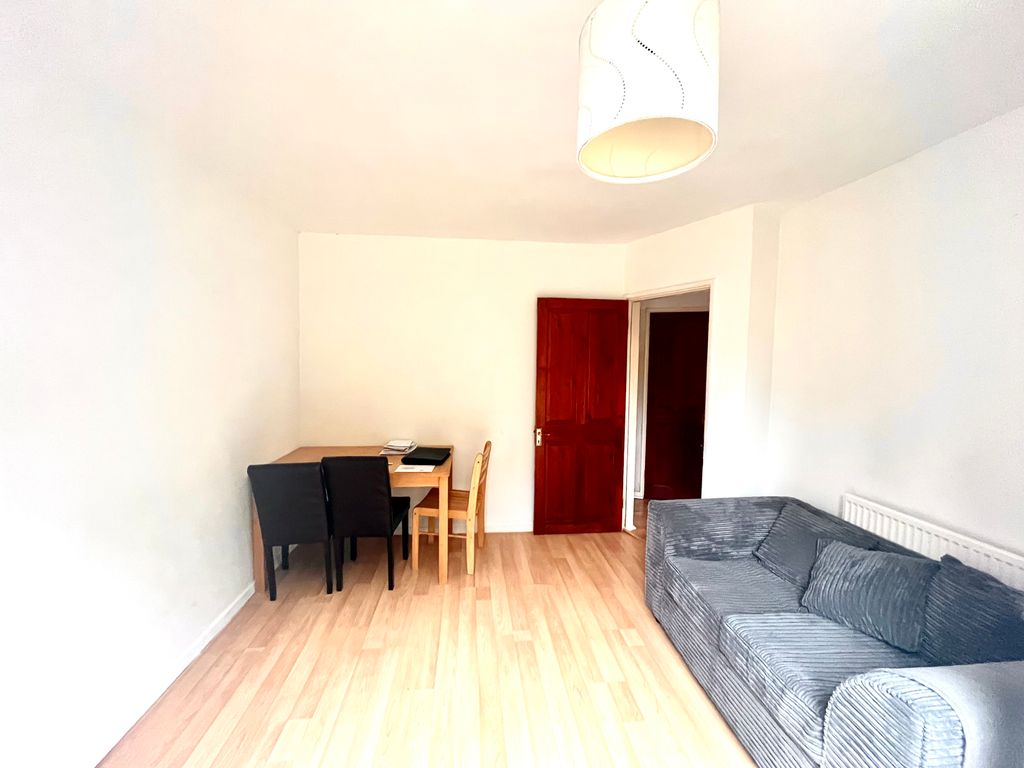 Property photo 3 of 10 Image