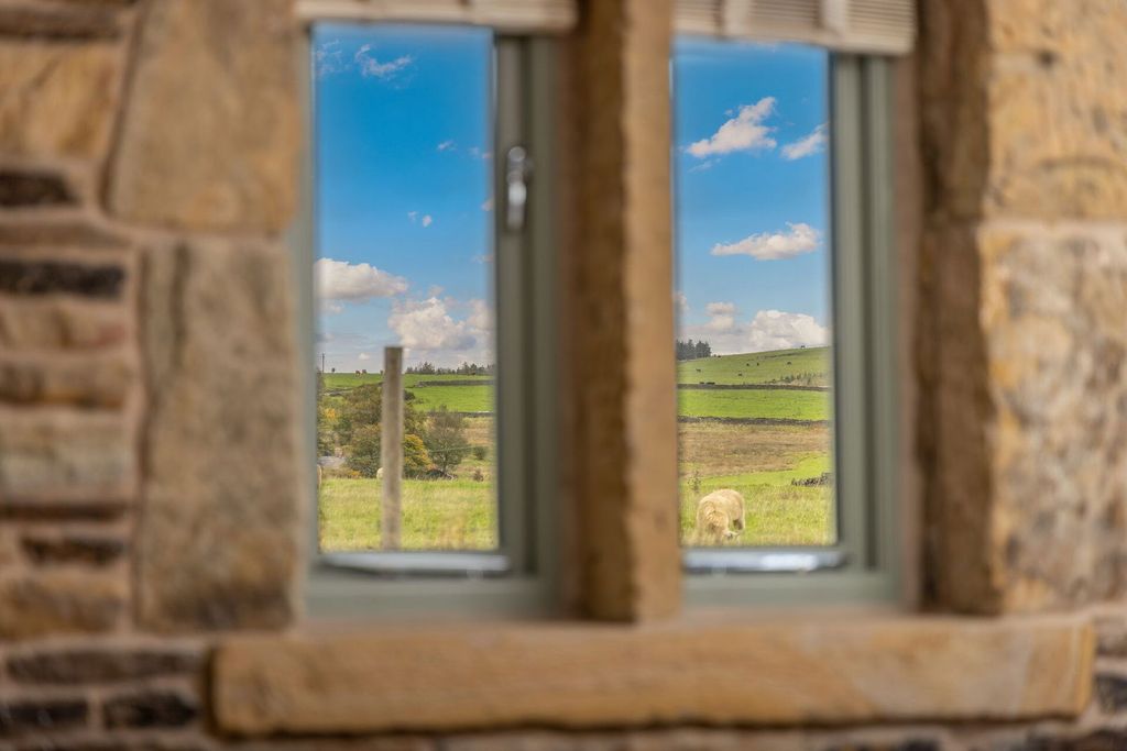 Property photo 2 of 30