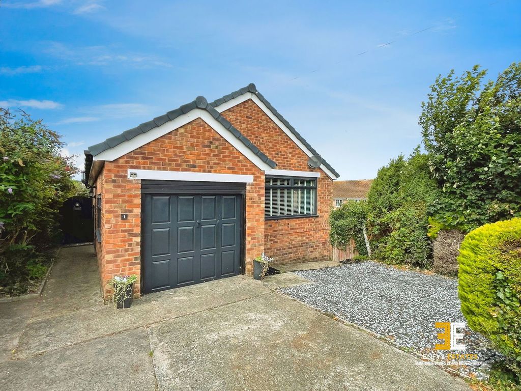 Property photo 1 of 28