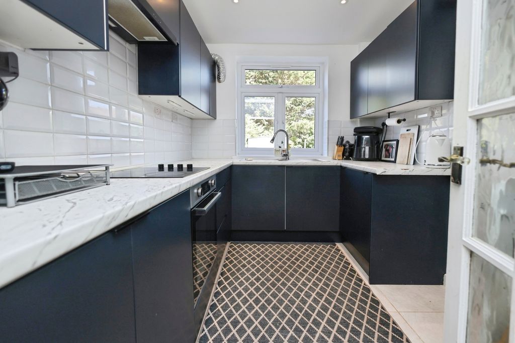 Property photo 3 of 16 Pbox-Img.Jpg