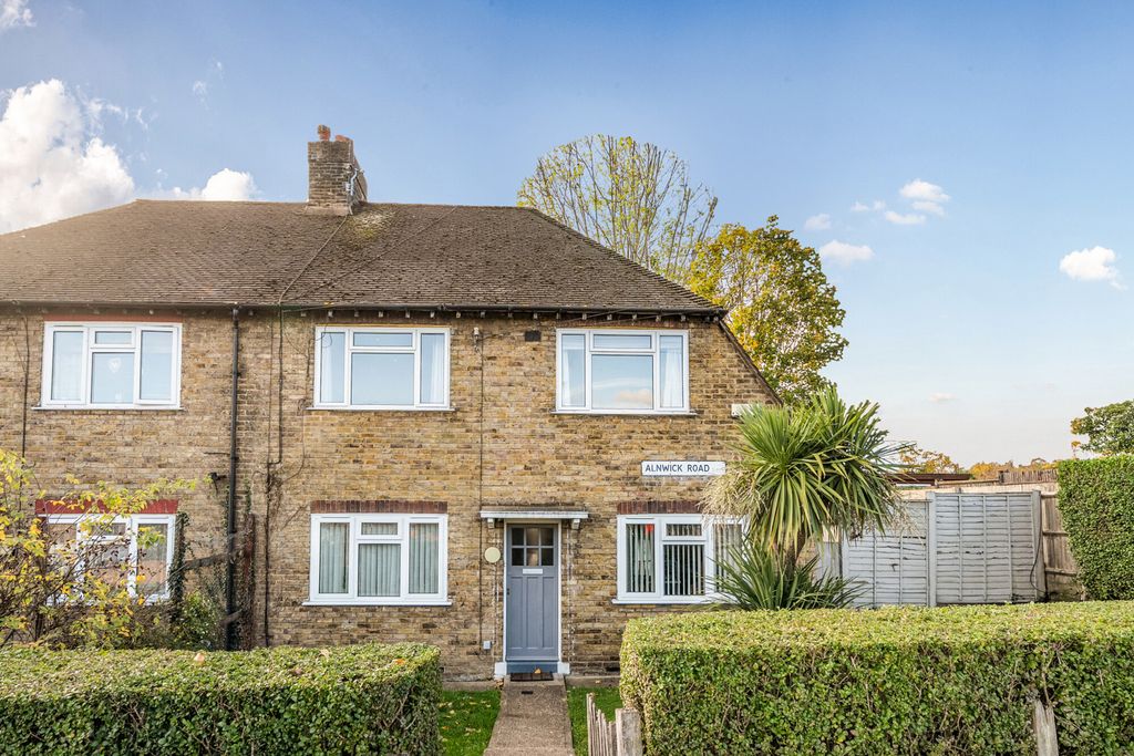 Property photo 3 of 19 External